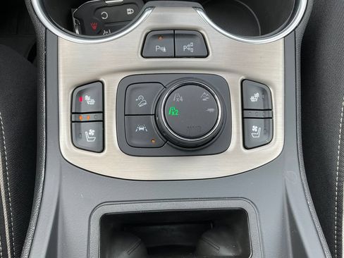 Used 2020 GMC Terrain Denali w/ Denali Premium Package AWD/4WD image 10