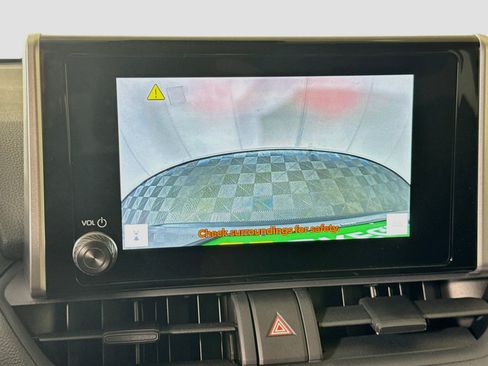 Used 2025 Toyota RAV4 LE AWD/4WD image 19