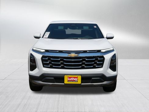 Used 2025 Chevrolet Equinox LT AWD/4WD image 2