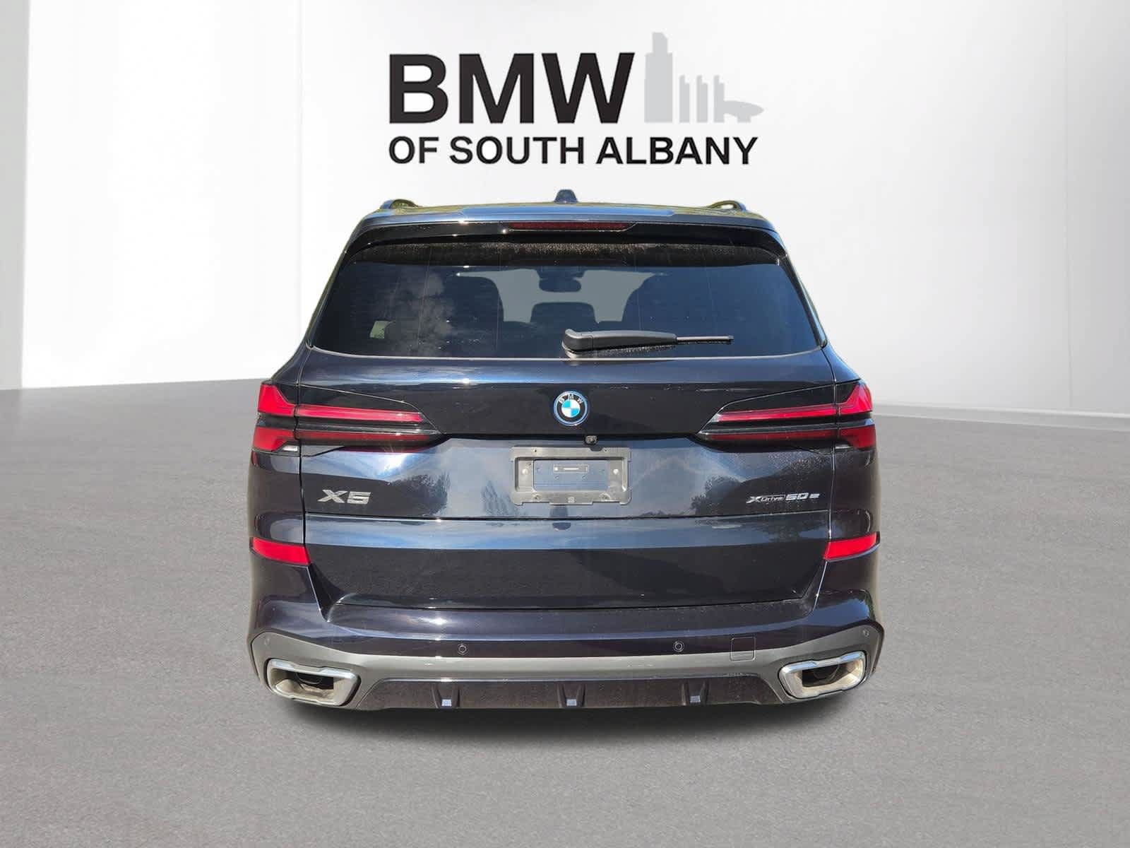Used 2025 BMW X5 xDrive50e w/ M Sport Package AWD/4WD image 4