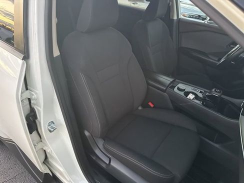 Used 2023 Nissan Rogue S image 13