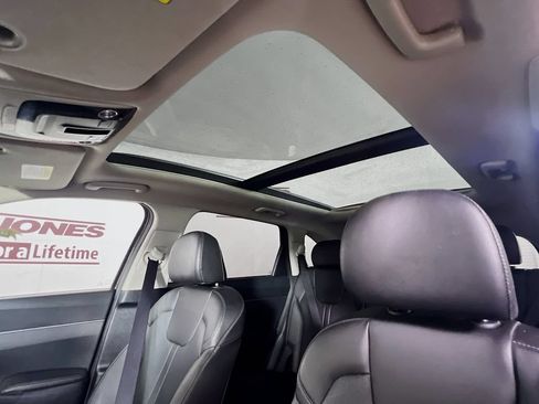 Used 2022 Kia Sorento S w/ Panoramic Sunroof Package AWD/4WD image 11