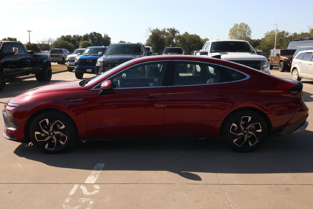 Used 2025 Hyundai Sonata SEL FWD image 8