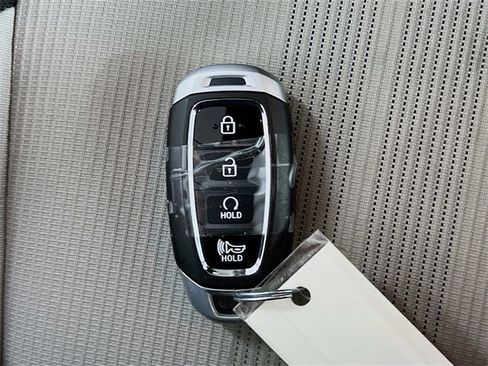 Used 2024 Hyundai Venue SEL image 29