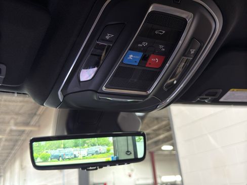 Used 2023 Jeep Grand Cherokee L Limited w/ Luxury Tech Group II AWD/4WD image 38