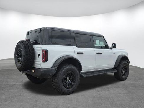 New 2026 Ford Bronco Outer Banks w/ Sasquatch Package AWD/4WD image 3