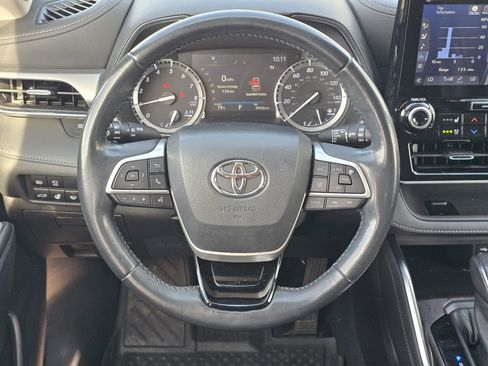 Used 2022 Toyota Highlander Platinum image 14