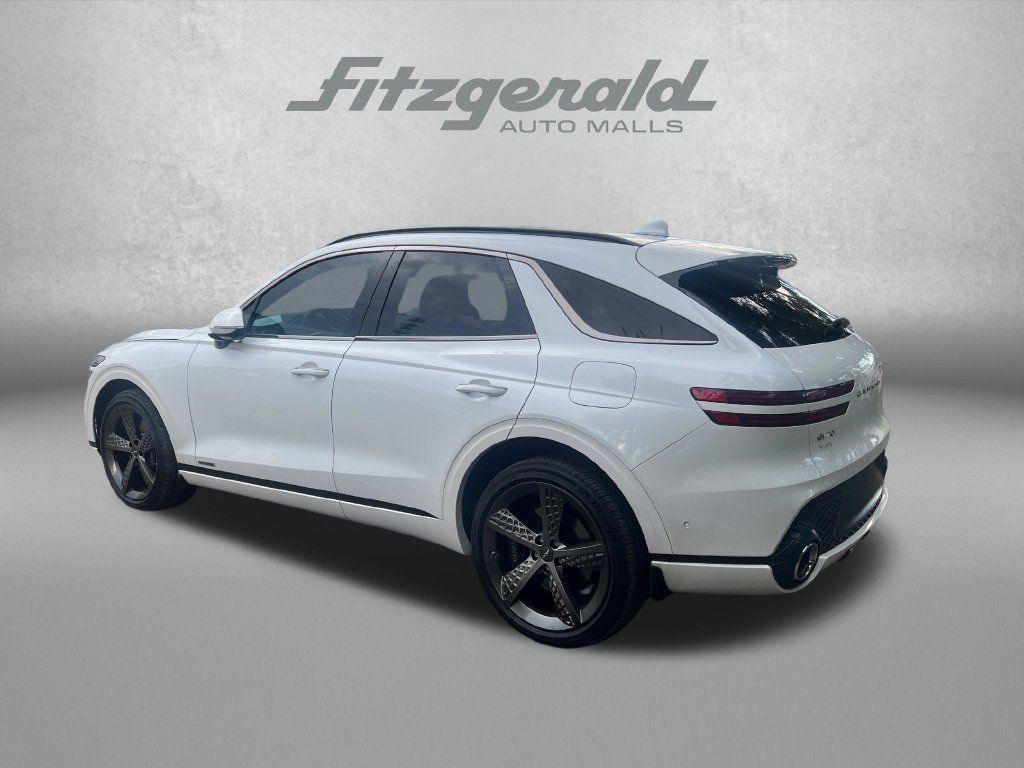 Used 2025 Genesis GV70 3.5T Sport w/ Sport Advanced Package AWD/4WD image 9