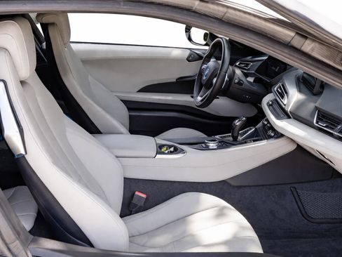 Used 2014 BMW i8 image 9