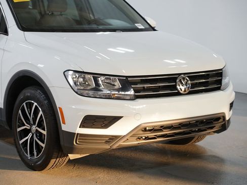Used 2021 Volkswagen Tiguan SE image 4