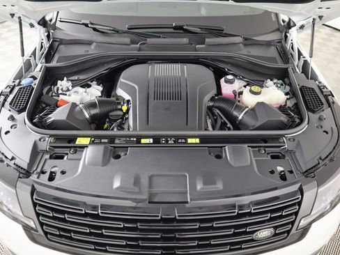 New 2025 Land Rover Range Rover SE image 30