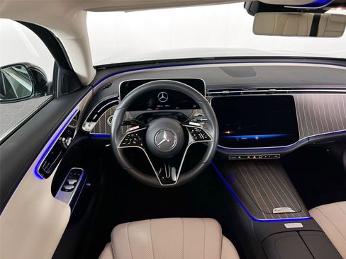 Used 2025 Mercedes-Benz E 350 4MATIC Sedan image 22