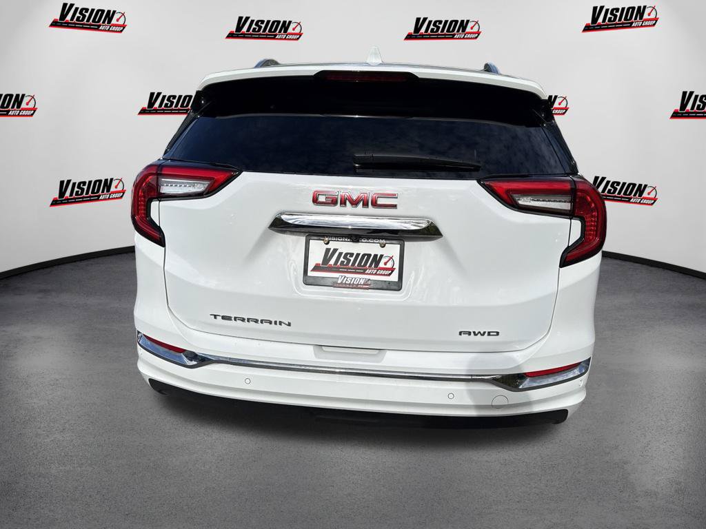 Used 2024 GMC Terrain Denali w/ Denali Premium Package AWD/4WD image 6