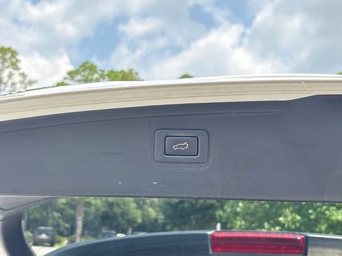 Used 2017 Subaru Outback 3.6R Limited AWD/4WD image 27