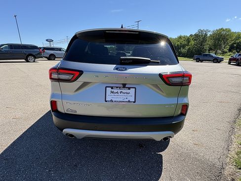 Used 2024 Ford Escape Platinum AWD/4WD image 4