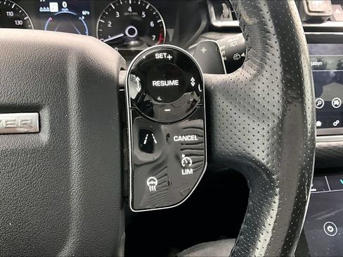 Used 2019 Land Rover Range Rover Velar S AWD/4WD image 21