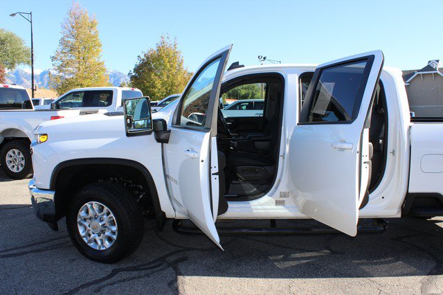 Used 2022 Chevrolet Silverado 2500 LT w/ Fleet Comfort Package AWD/4WD image 10
