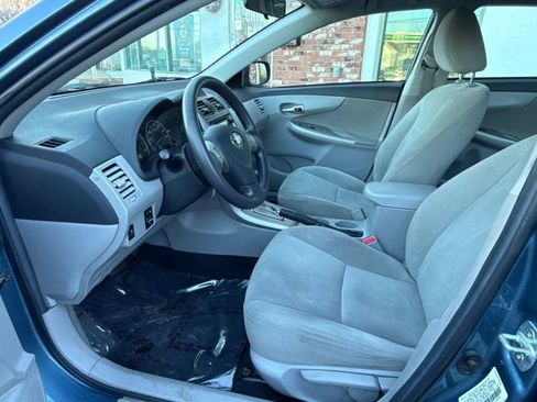 Used 2013 Toyota Corolla LE image 11
