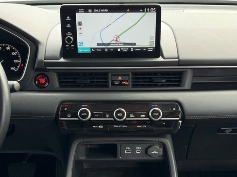 Used 2025 Honda Pilot Touring image 14