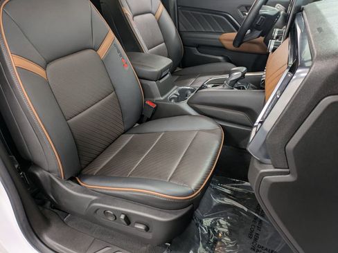 Used 2023 GMC Canyon AT4 w/ AT4 Premium Package image 28