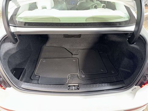 Used 2023 Volvo S60 B5 Plus image 17