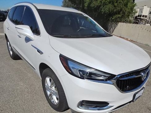 Used 2019 Buick Enclave Essence FWD image 2