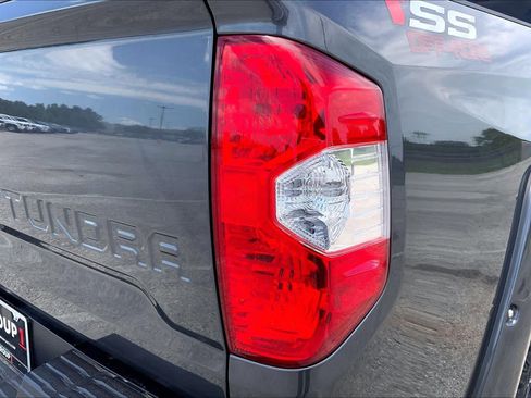 Used 2021 Toyota Tundra SR5 w/ SR5 Leather Package RWD image 30