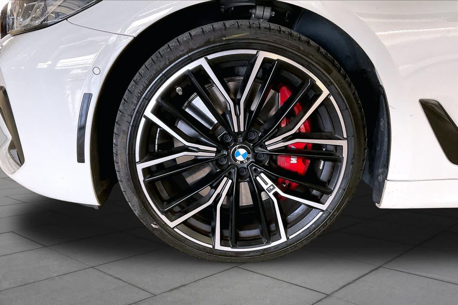 Used 2023 BMW 540i w/ M Sport Package RWD image 10
