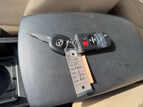 Used 2011 MAZDA MAZDA3 i Touring image 27