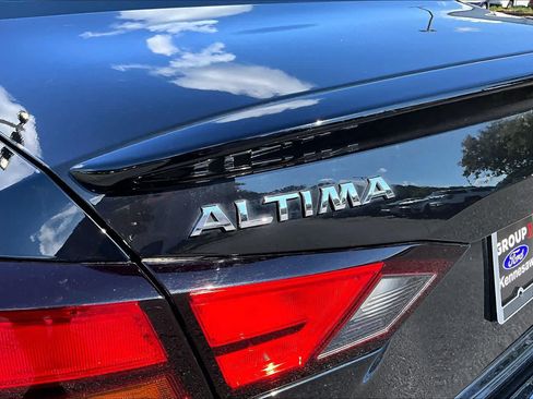 Used 2021 Nissan Altima 2.5 SR w/ SR Premium Package FWD image 31