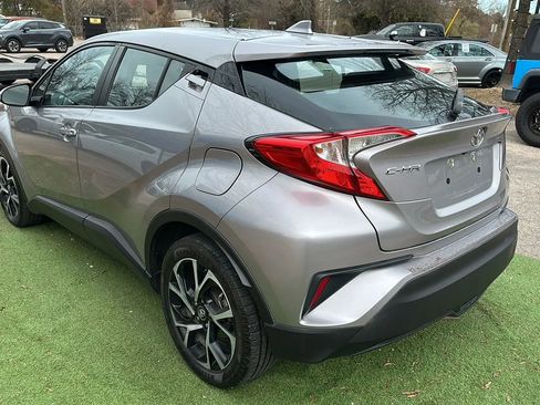 Used 2018 Toyota C-HR XLE image 6