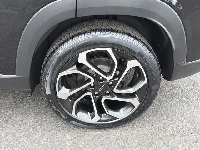 Certified 2025 Chevrolet Trax RS w/ Driver Confidence Package FWD image 30