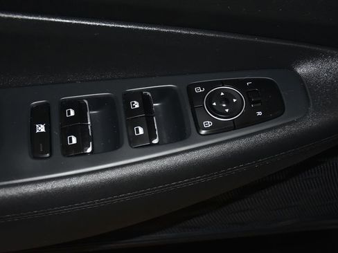 Used 2020 Hyundai Santa Fe SE image 21