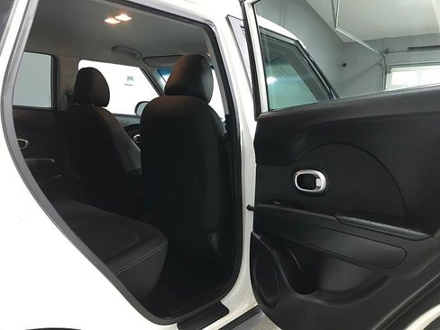 Used 2017 Kia Soul FWD image 15