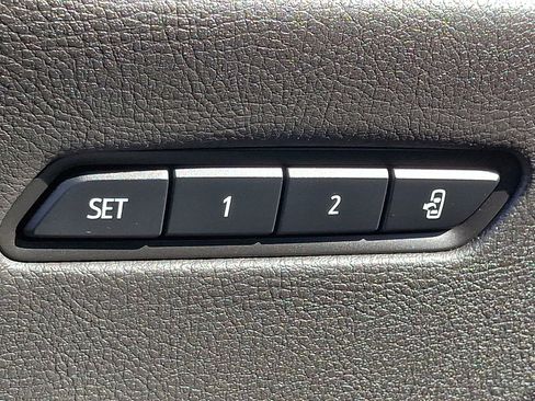 Used 2021 Cadillac XT6 Premium Luxury w/ LPO, Floor Liner Package image 27