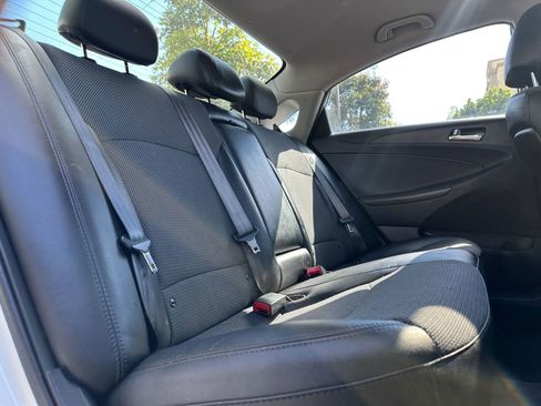 Used 2013 Hyundai Sonata SE w/ Navigation & Sunroof Pkg FWD image 10
