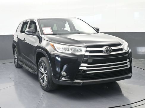 Used 2019 Toyota Highlander Plus FWD image 9