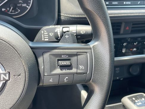 Used 2024 Nissan Rogue S AWD/4WD image 27