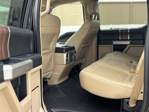 Used 2015 Ford F150 Lariat image 31