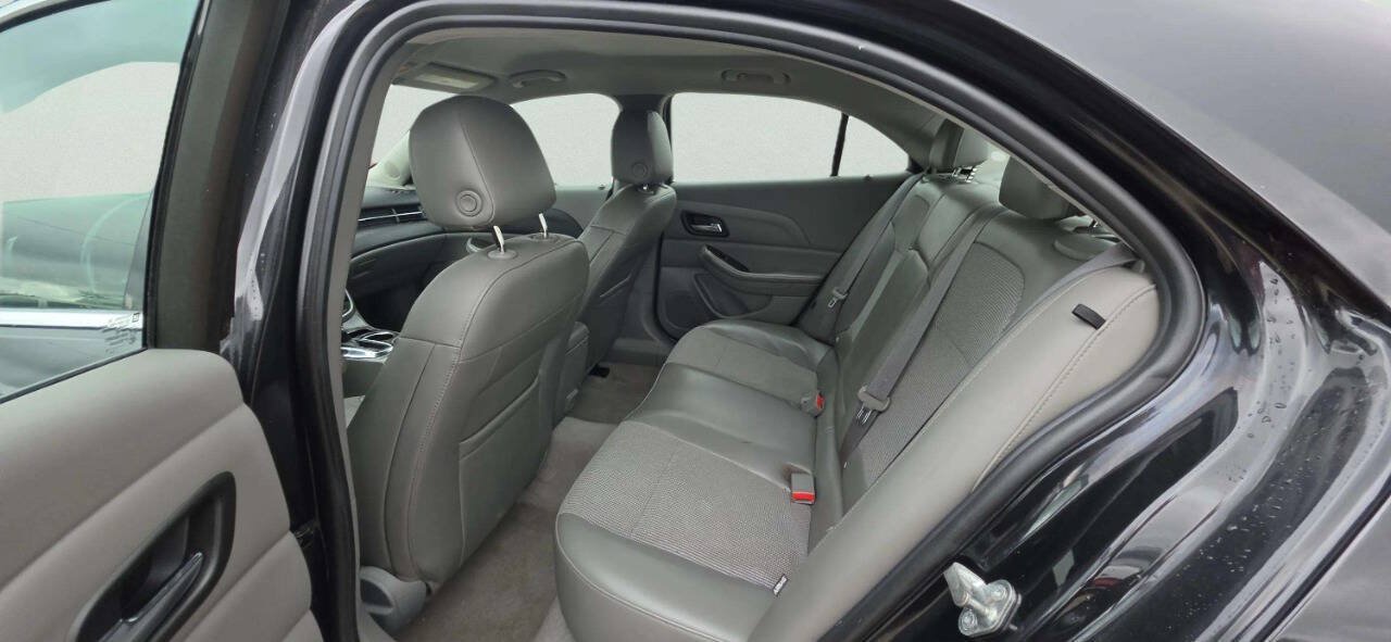 Used 2015 Chevrolet Malibu LT FWD image 7
