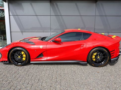 Certified 2023 Ferrari 812 Competizione image 4