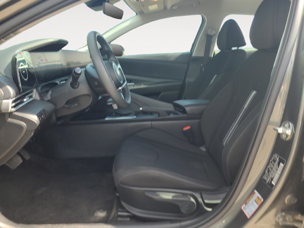 Used 2024 Hyundai Elantra SEL FWD image 9