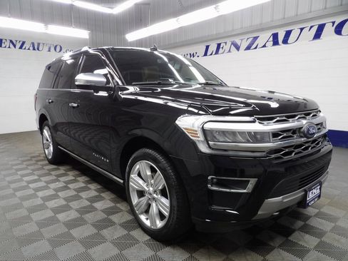 Used 2024 Ford Expedition Platinum image 3