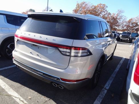 Certified 2022 Lincoln Aviator Reserve w/ Elements Package Plus image 6