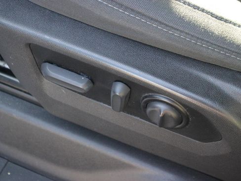 Used 2022 Chevrolet Silverado 1500 LT Trail Boss image 20