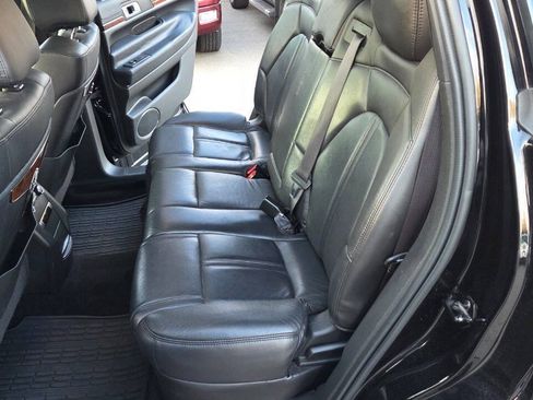 Used 2019 Lincoln MKT AWD image 31