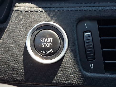 Used 2013 BMW M3 Coupe RWD image 23