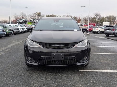 Used 2019 Chrysler Pacifica Touring Plus w/ Advanced Safetytec Group image 8
