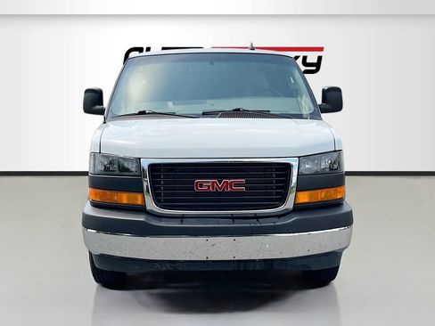 Used 2023 GMC Savana 3500 Extended w/ Driver Convenience Package RWD image 2