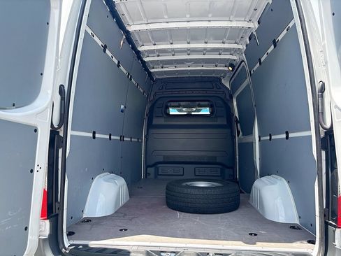 Used 2024 Mercedes-Benz Sprinter 2500 image 36